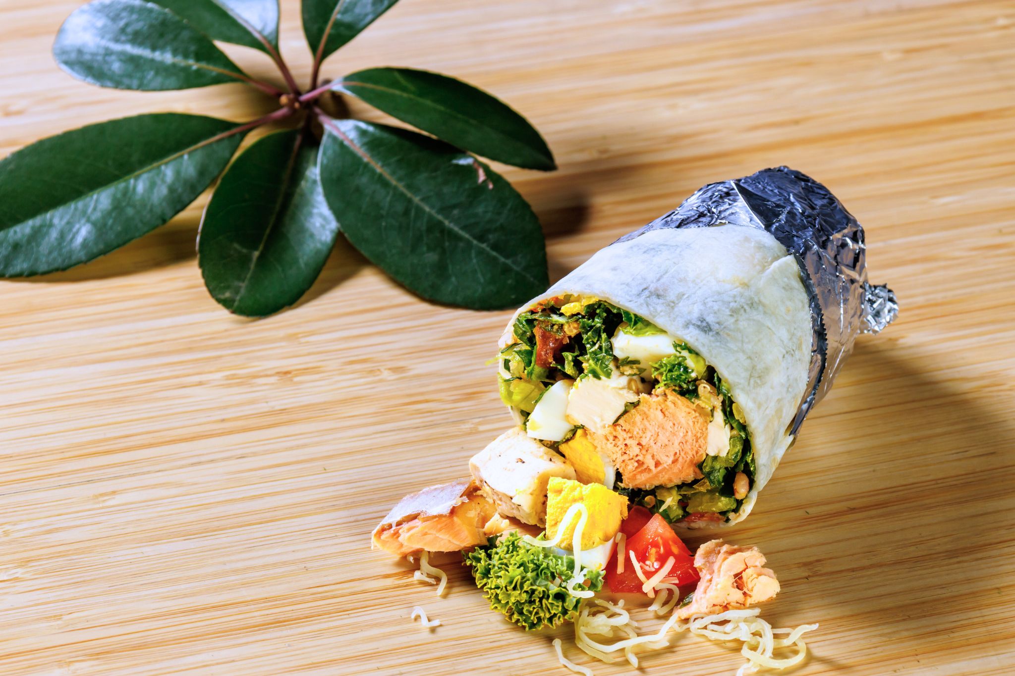 【美肌効果】サーモン・シーザーサラダブリトー